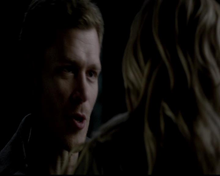 VampireDiariesWorld-dot-org_4x21ShesComeUndone1230.jpg
