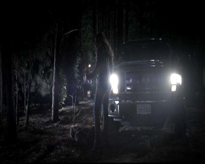 VampireDiariesWorld-dot-org_4x21ShesComeUndone1693.jpg