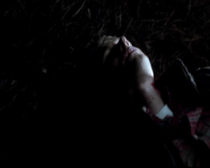 VampireDiariesWorld-dot-org_4x21ShesComeUndone1700.jpg