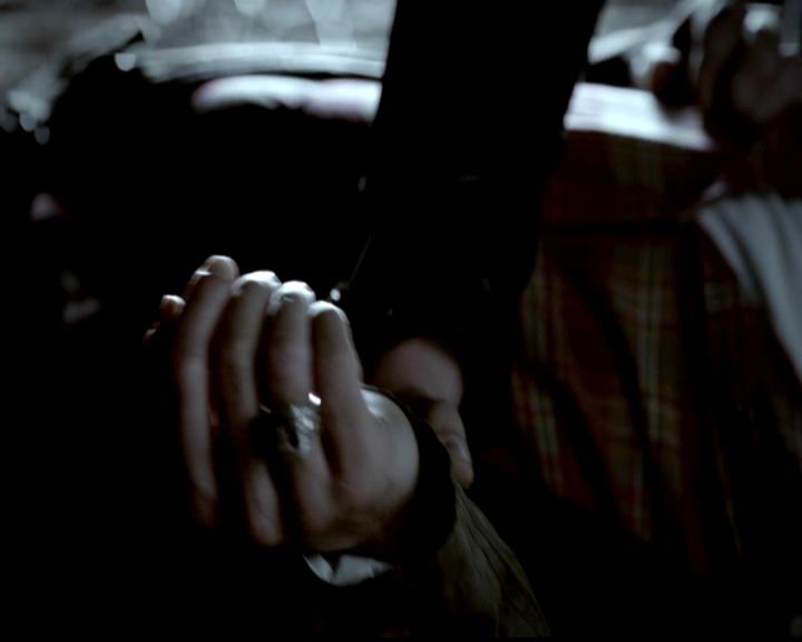 VampireDiariesWorld-dot-org_4x21ShesComeUndone1793.jpg