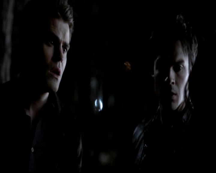 VampireDiariesWorld-dot-org_4x21ShesComeUndone1909.jpg