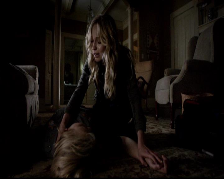 VampireDiariesWorld-dot-org_4x21ShesComeUndone1973.jpg