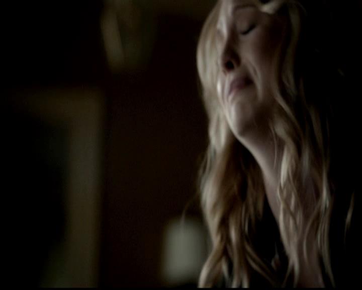 VampireDiariesWorld-dot-org_4x21ShesComeUndone1974.jpg