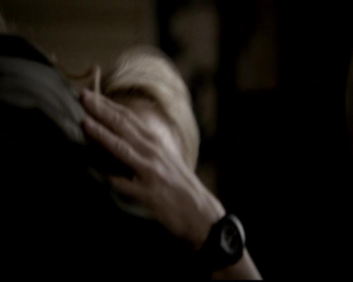 VampireDiariesWorld-dot-org_4x21ShesComeUndone1990.jpg