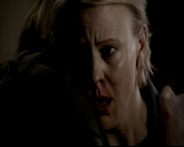 VampireDiariesWorld-dot-org_4x21ShesComeUndone2000.jpg