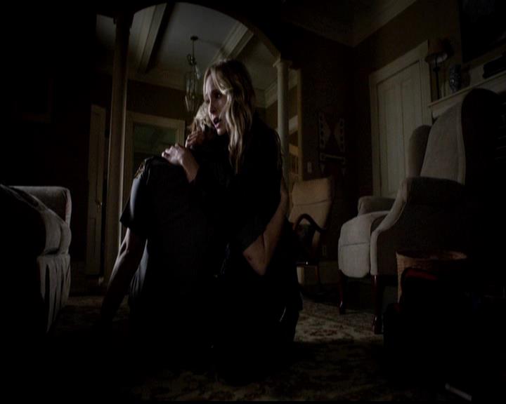 VampireDiariesWorld-dot-org_4x21ShesComeUndone2002.jpg