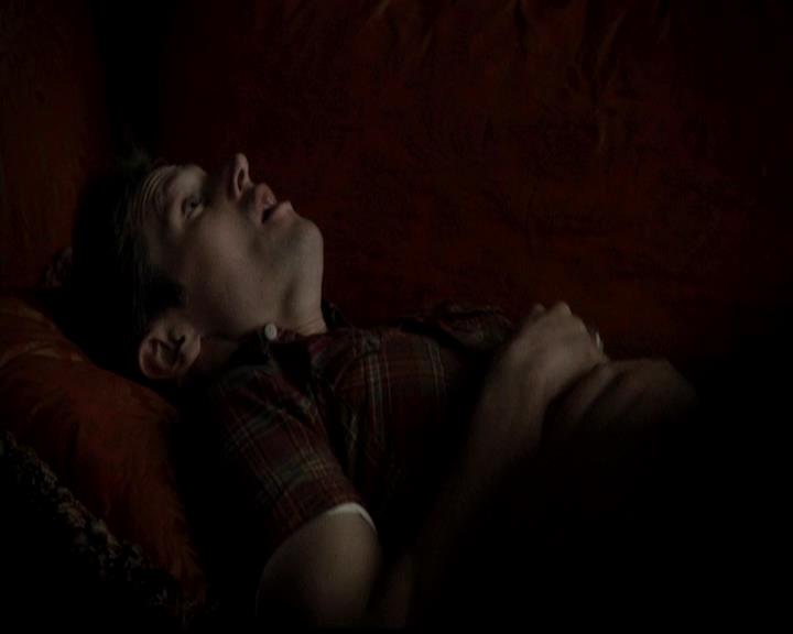 VampireDiariesWorld-dot-org_4x21ShesComeUndone2003.jpg