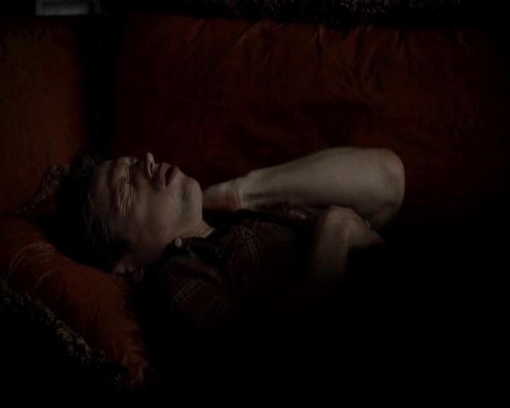 VampireDiariesWorld-dot-org_4x21ShesComeUndone2012.jpg