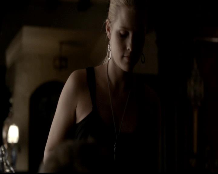 VampireDiariesWorld-dot-org_4x21ShesComeUndone2040.jpg
