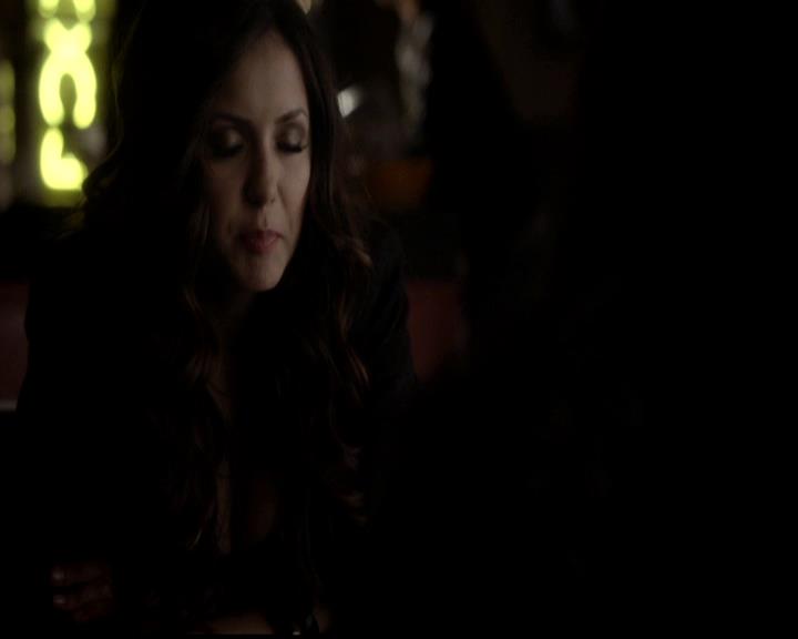 VampireDiariesWorld-dot-org_4x21ShesComeUndone2108.jpg