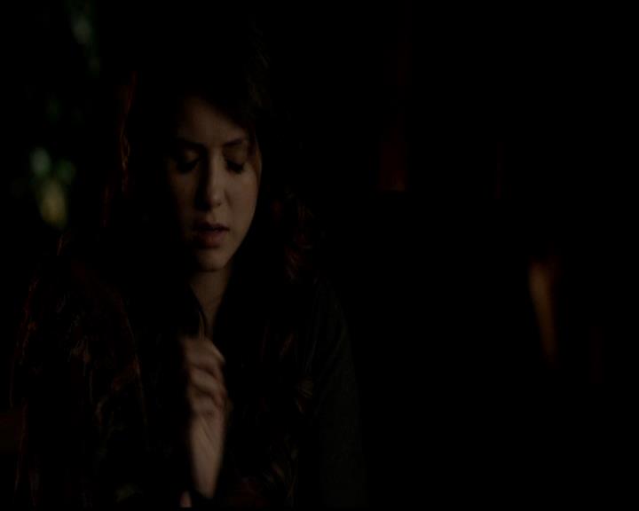 VampireDiariesWorld-dot-org_4x21ShesComeUndone2210.jpg