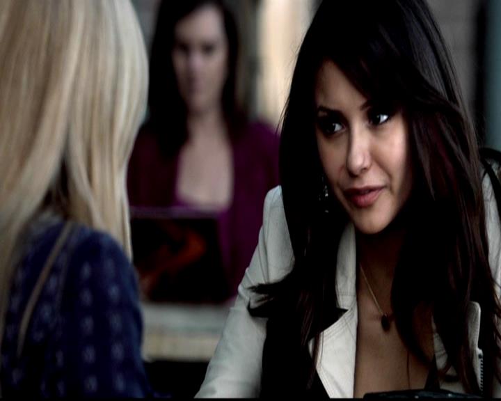 VampireDiariesWorld-dot-org_4x22TheWalkingDead0138.jpg