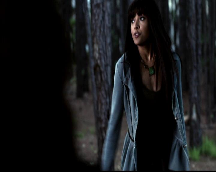 VampireDiariesWorld-dot-org_4x22TheWalkingDead0177.jpg