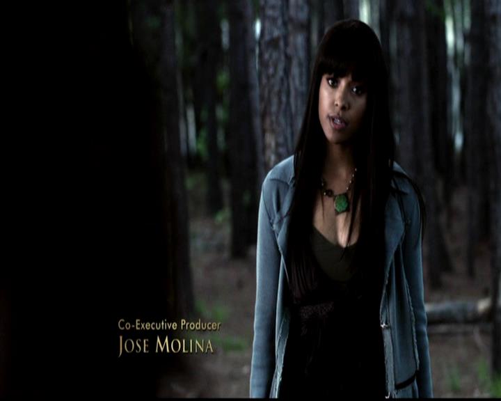 VampireDiariesWorld-dot-org_4x22TheWalkingDead0179.jpg
