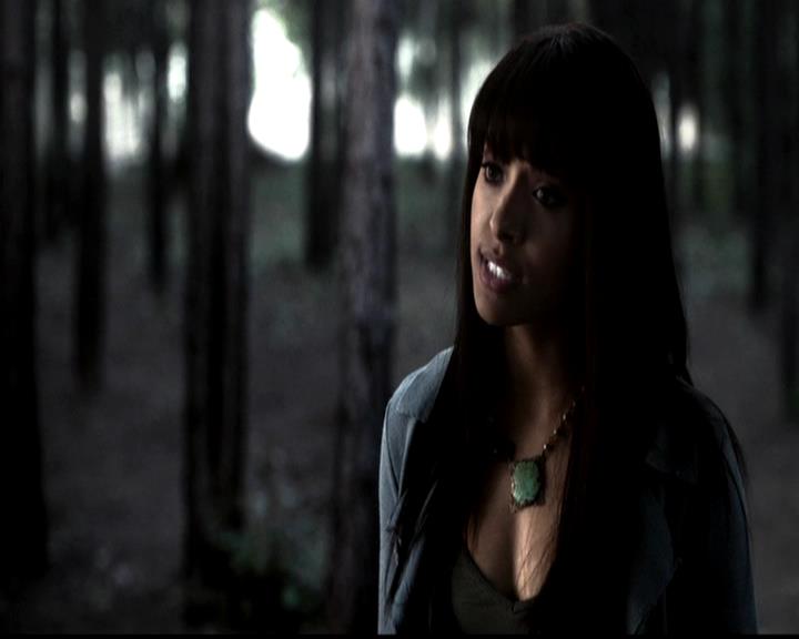 VampireDiariesWorld-dot-org_4x22TheWalkingDead0182.jpg