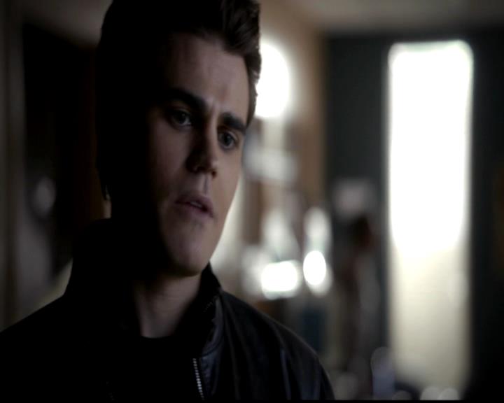 VampireDiariesWorld-dot-org_4x22TheWalkingDead0258.jpg