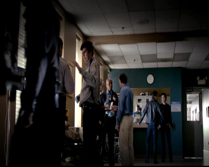 VampireDiariesWorld-dot-org_4x22TheWalkingDead0260.jpg