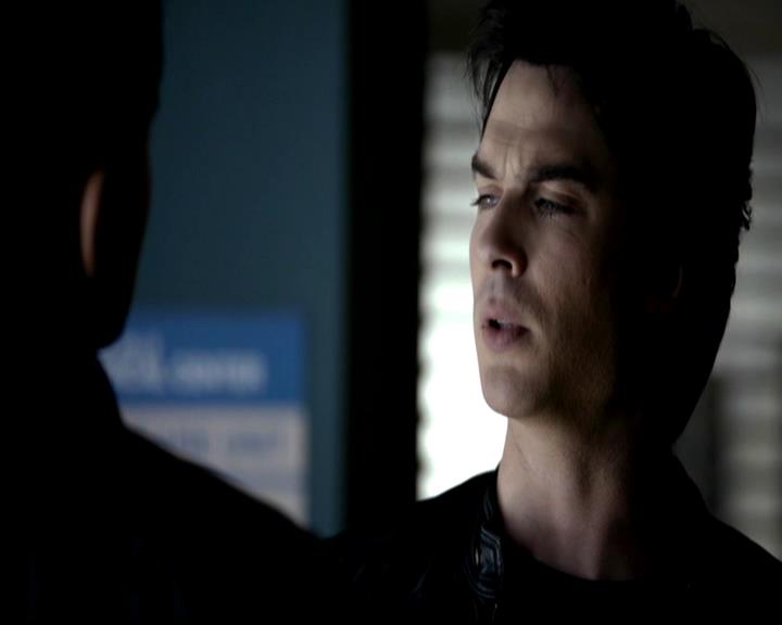 VampireDiariesWorld-dot-org_4x22TheWalkingDead0262.jpg