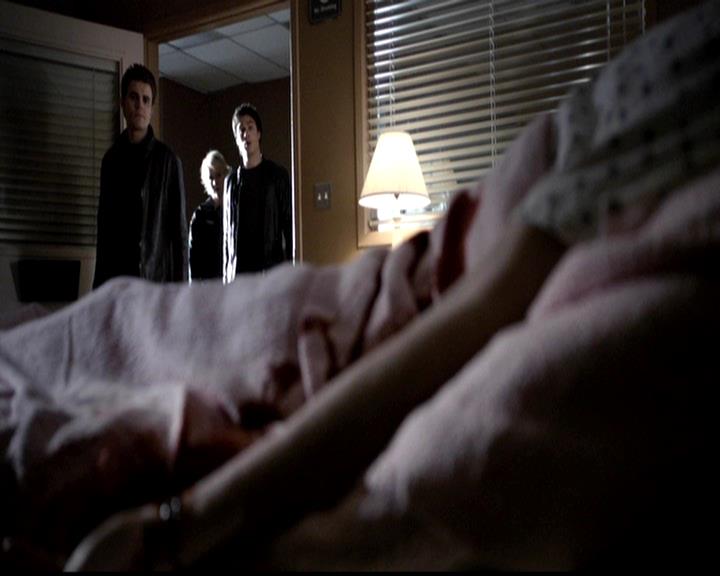 VampireDiariesWorld-dot-org_4x22TheWalkingDead0293.jpg
