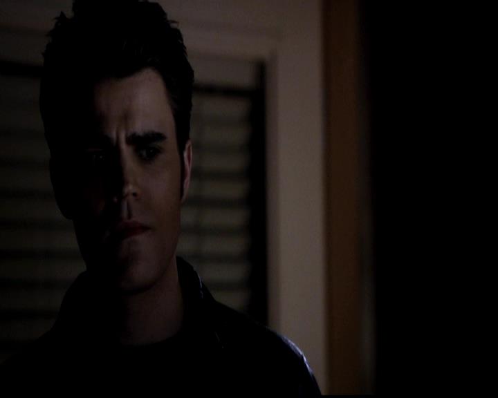 VampireDiariesWorld-dot-org_4x22TheWalkingDead0300.jpg