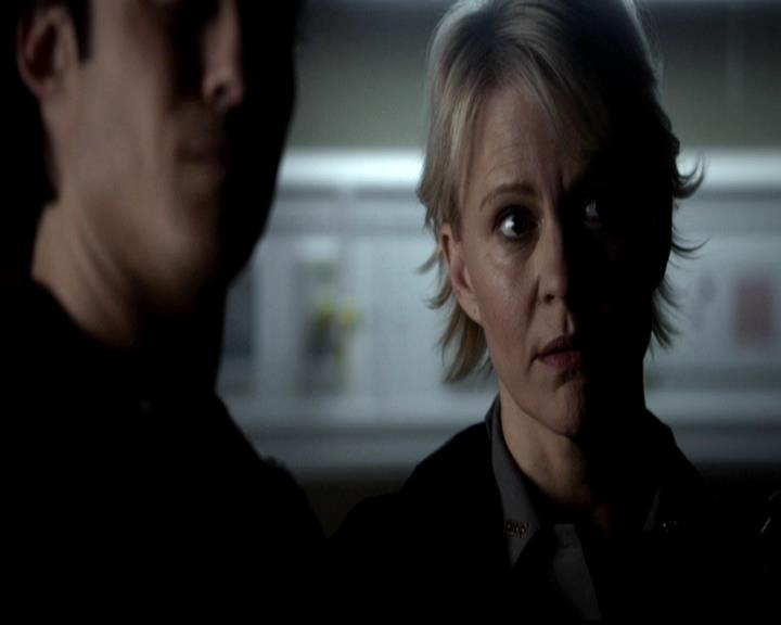 VampireDiariesWorld-dot-org_4x22TheWalkingDead0313.jpg