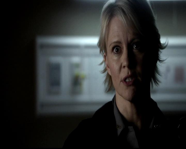 VampireDiariesWorld-dot-org_4x22TheWalkingDead0319.jpg