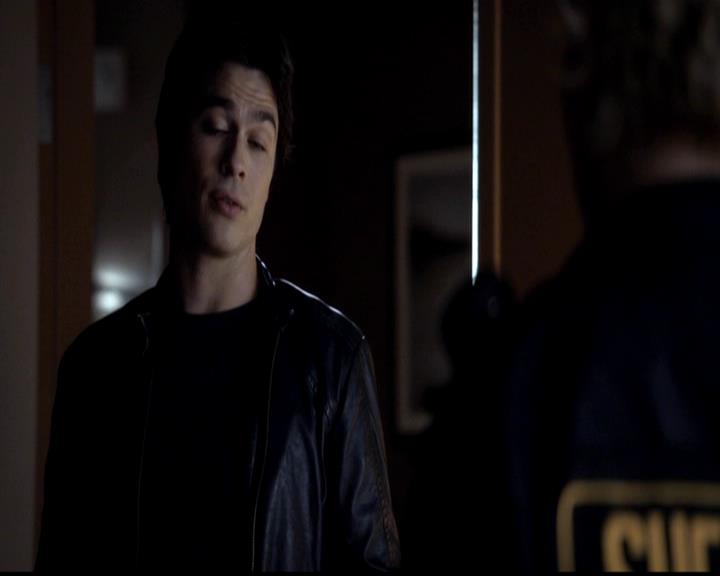 VampireDiariesWorld-dot-org_4x22TheWalkingDead0331.jpg