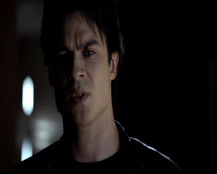 VampireDiariesWorld-dot-org_4x22TheWalkingDead0342.jpg