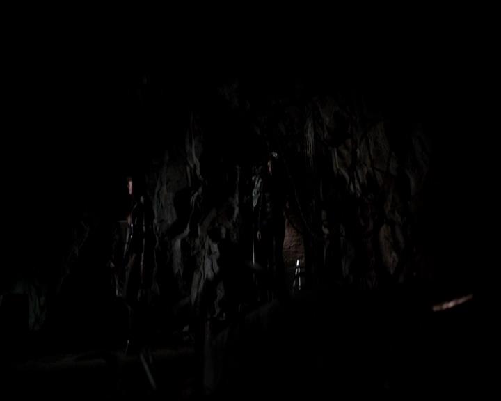 VampireDiariesWorld-dot-org_4x22TheWalkingDead0364.jpg