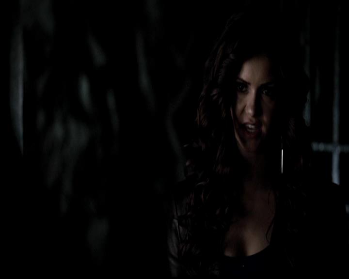 VampireDiariesWorld-dot-org_4x22TheWalkingDead0369.jpg