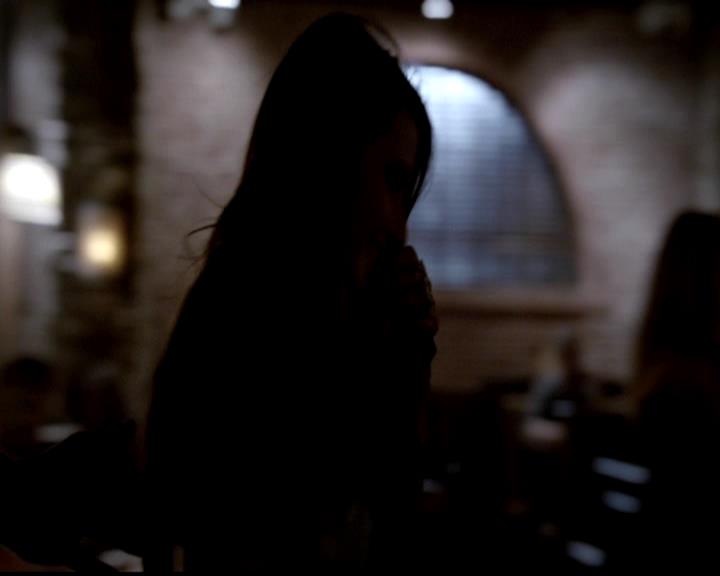 VampireDiariesWorld-dot-org_4x22TheWalkingDead0402.jpg