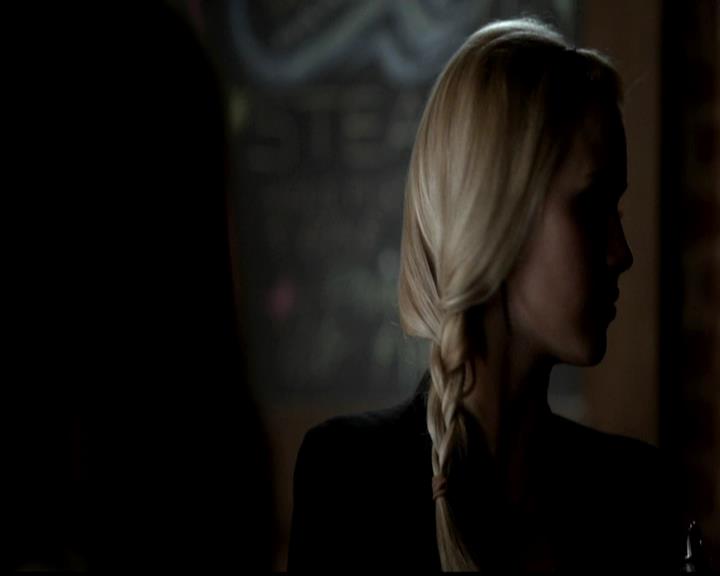 VampireDiariesWorld-dot-org_4x22TheWalkingDead0435.jpg