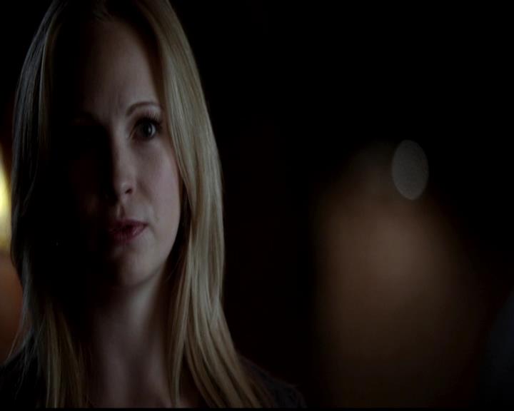 VampireDiariesWorld-dot-org_4x22TheWalkingDead0458.jpg