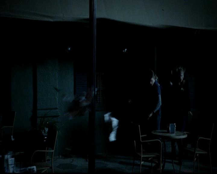 VampireDiariesWorld-dot-org_4x22TheWalkingDead0499.jpg
