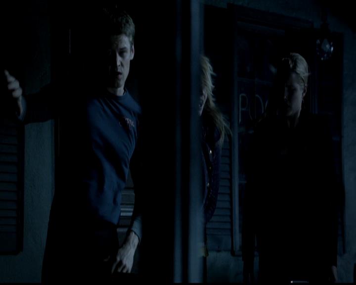 VampireDiariesWorld-dot-org_4x22TheWalkingDead0506.jpg VampireDiariesWorld-dot-org_4x22TheWalkingDead0506.jpg