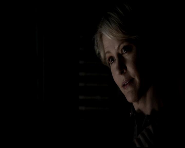 VampireDiariesWorld-dot-org_4x22TheWalkingDead0558.jpg