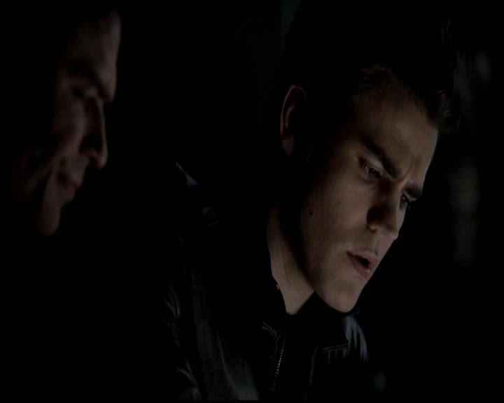 VampireDiariesWorld-dot-org_4x22TheWalkingDead0566.jpg