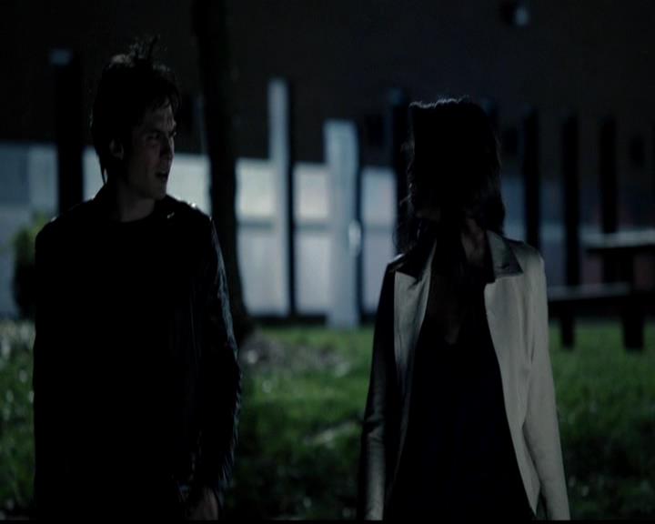 VampireDiariesWorld-dot-org_4x22TheWalkingDead0592.jpg