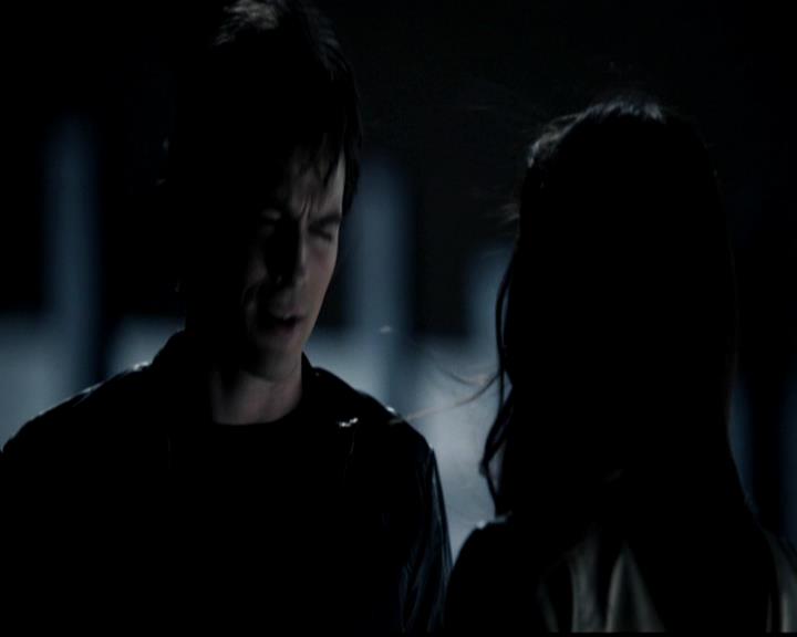 VampireDiariesWorld-dot-org_4x22TheWalkingDead0596.jpg