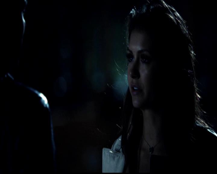 VampireDiariesWorld-dot-org_4x22TheWalkingDead0607.jpg