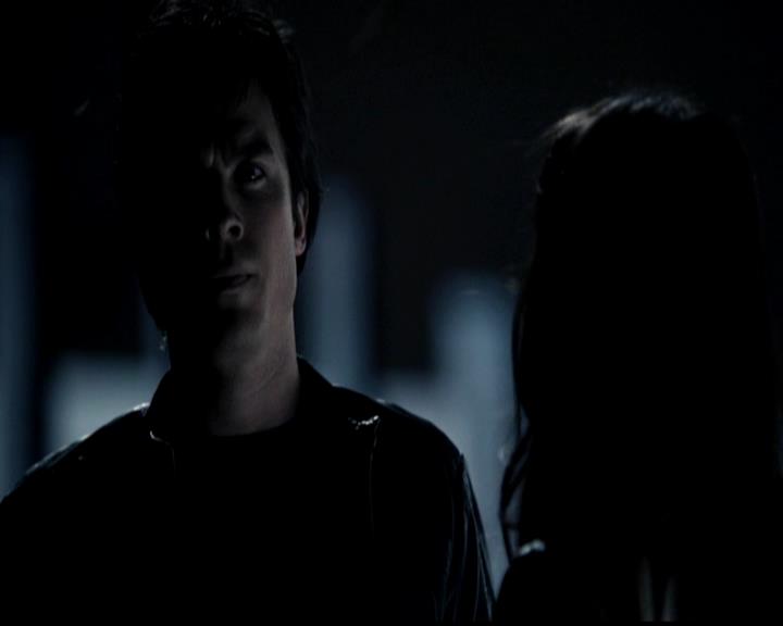VampireDiariesWorld-dot-org_4x22TheWalkingDead0608.jpg