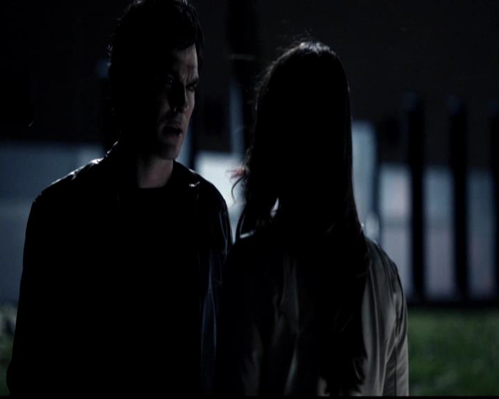 VampireDiariesWorld-dot-org_4x22TheWalkingDead0622.jpg