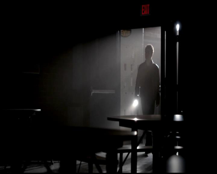 VampireDiariesWorld-dot-org_4x22TheWalkingDead0631.jpg