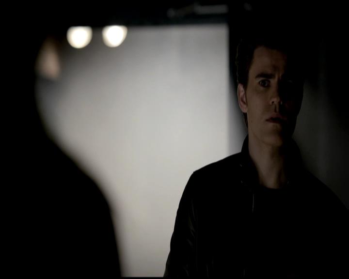 VampireDiariesWorld-dot-org_4x22TheWalkingDead0638.jpg