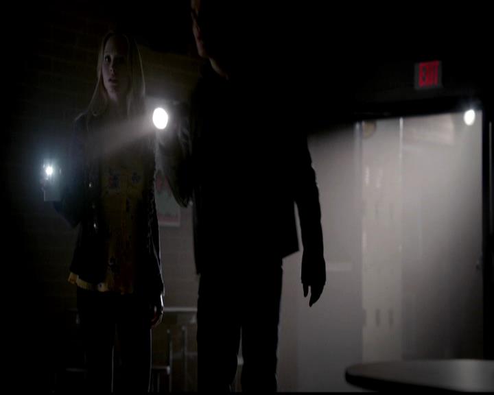 VampireDiariesWorld-dot-org_4x22TheWalkingDead0646.jpg