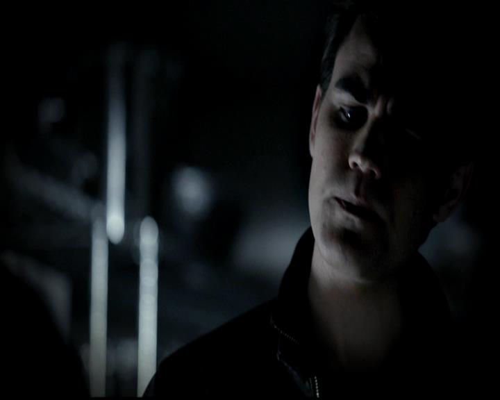 VampireDiariesWorld-dot-org_4x22TheWalkingDead0683.jpg