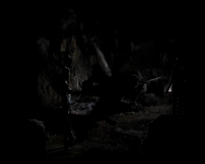 VampireDiariesWorld-dot-org_4x22TheWalkingDead0696.jpg