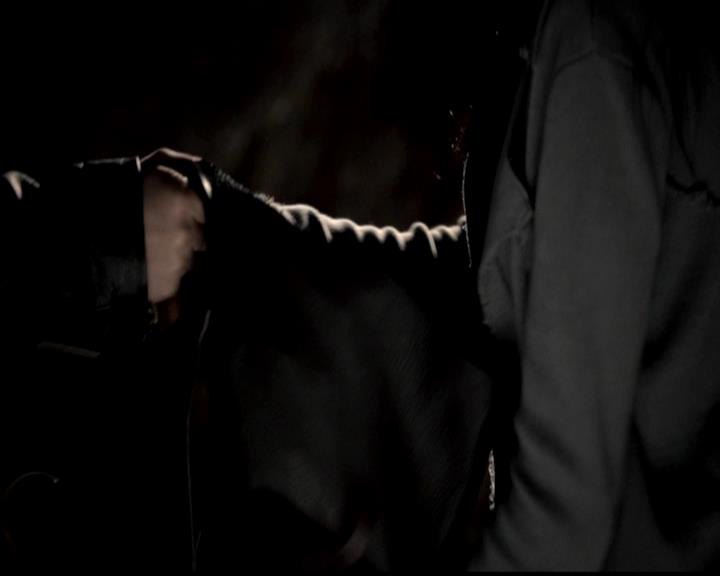 VampireDiariesWorld-dot-org_4x22TheWalkingDead0702.jpg