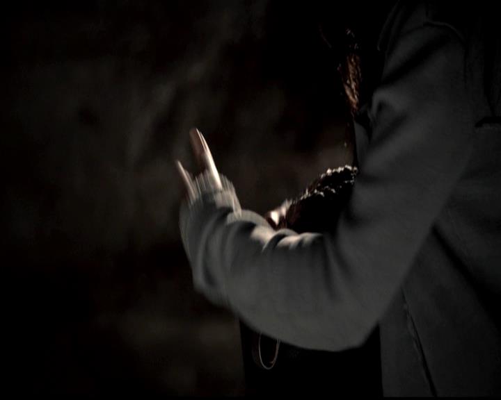 VampireDiariesWorld-dot-org_4x22TheWalkingDead0707.jpg