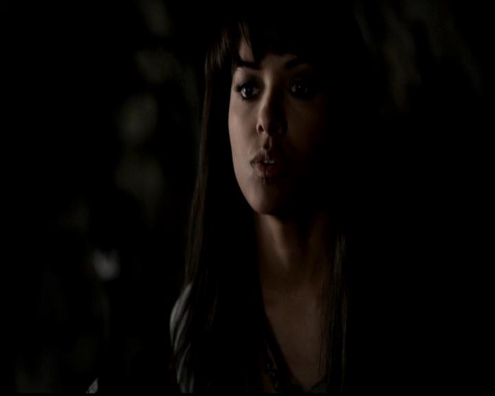 VampireDiariesWorld-dot-org_4x22TheWalkingDead0708.jpg